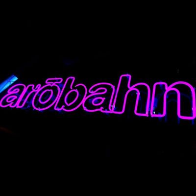 パーティーのためのオーダーメイドLEDフレックスライト ハッピーバースデー ネオンサイン ゴールデンイエロー オーダーメイドサイズ