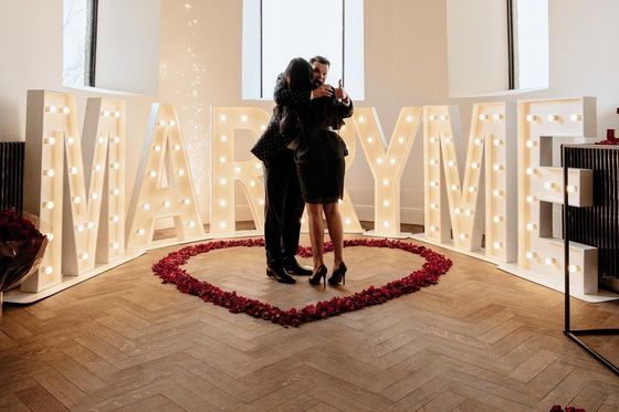 結婚式 飾り付け の ため の ニュオン 標識