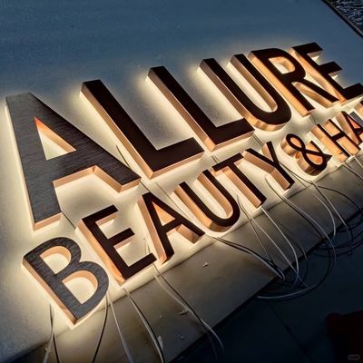 カスタム・ビジネス・ビルディングとインドア・アウトドア広告のための汎用3DLEDシグネージ