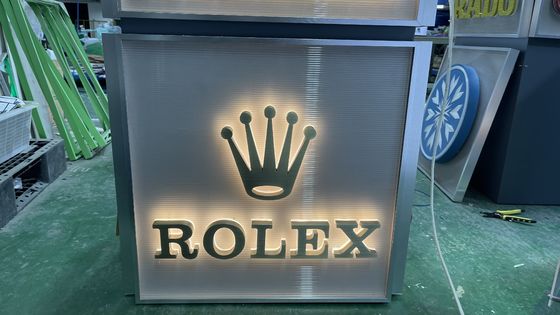 スタンドレスのバックライト LEDチャネルレター 3D金属ライトサイン ホテルのサイン用のロゴ